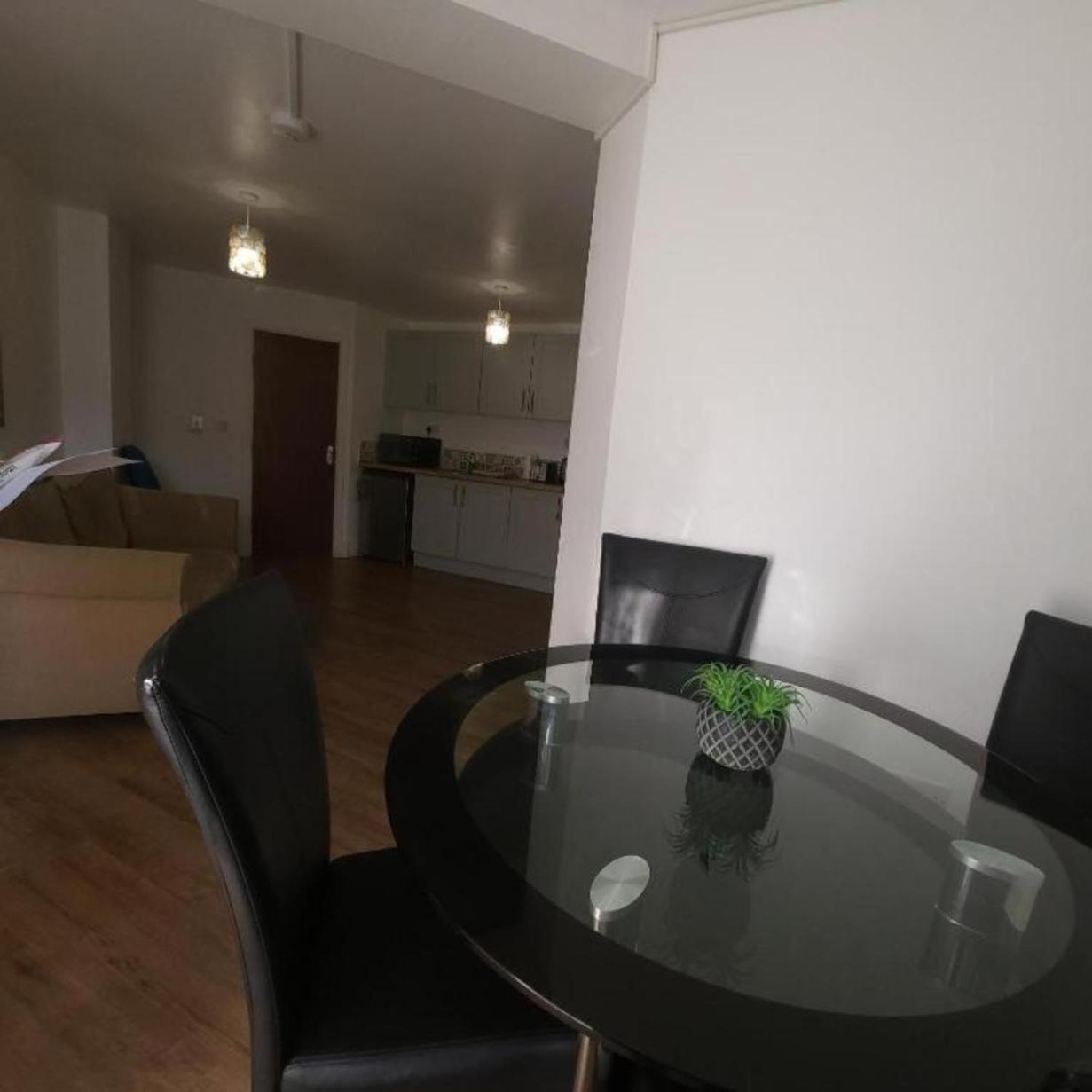 Central Suite, 3 Single Beds Бристоль Экстерьер фото